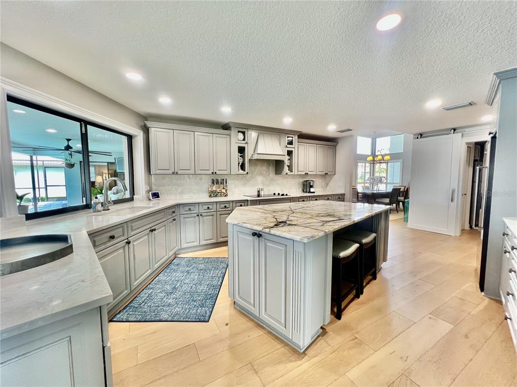 5806 Cruiser Way Tampa, FL 33615 - Photo 10 of 98