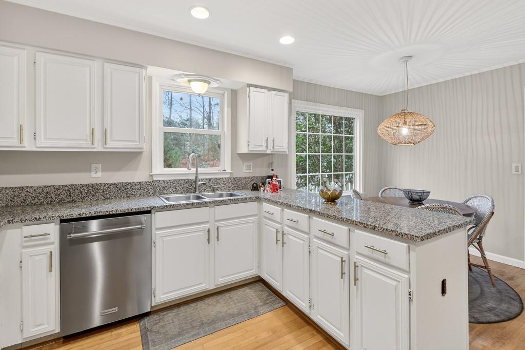 8110 Willow Tree Way Alpharetta, GA 30005 - Photo 12 of 50