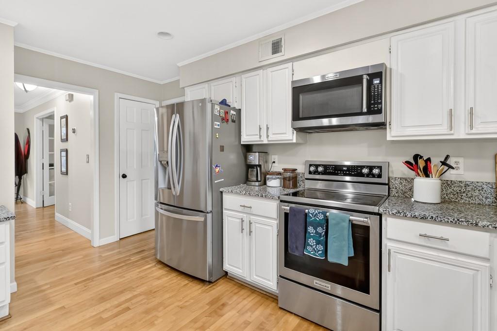 8110 Willow Tree Way Alpharetta, GA 30005 - Photo 14 of 50