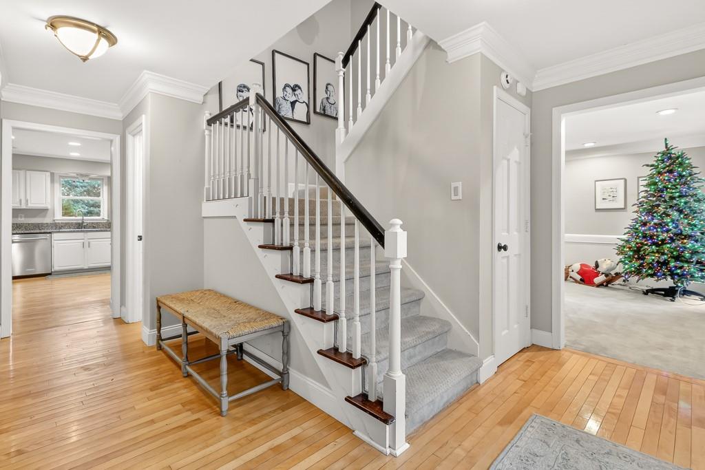 8110 Willow Tree Way Alpharetta, GA 30005 - Photo 3 of 50