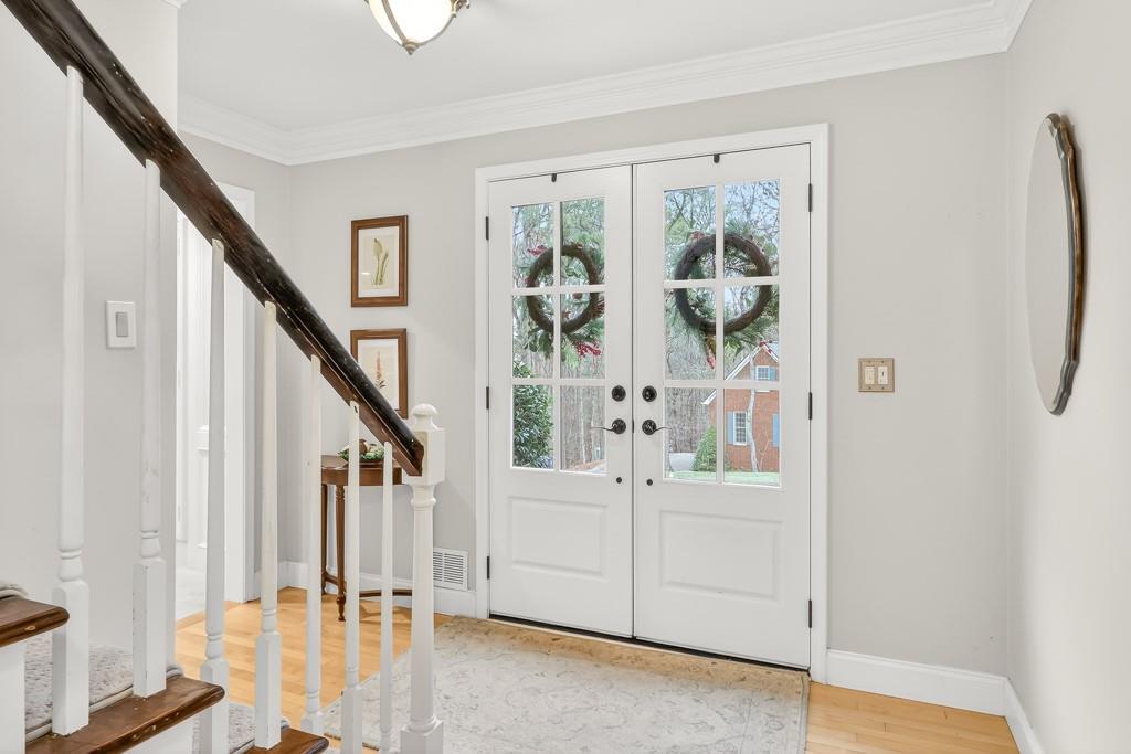 8110 Willow Tree Way Alpharetta, GA 30005 - Photo 4 of 50