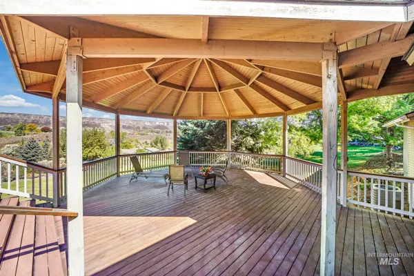 $695,000 | 132 Country Club Drive, Buhl, ID 83316