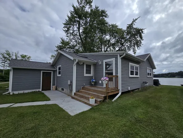 $389,900 | 11023 Pennock Lane, Delton, MI 49046