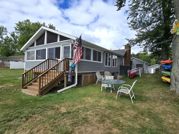 $389,900 | 11023 Pennock Lane, Delton, MI 49046