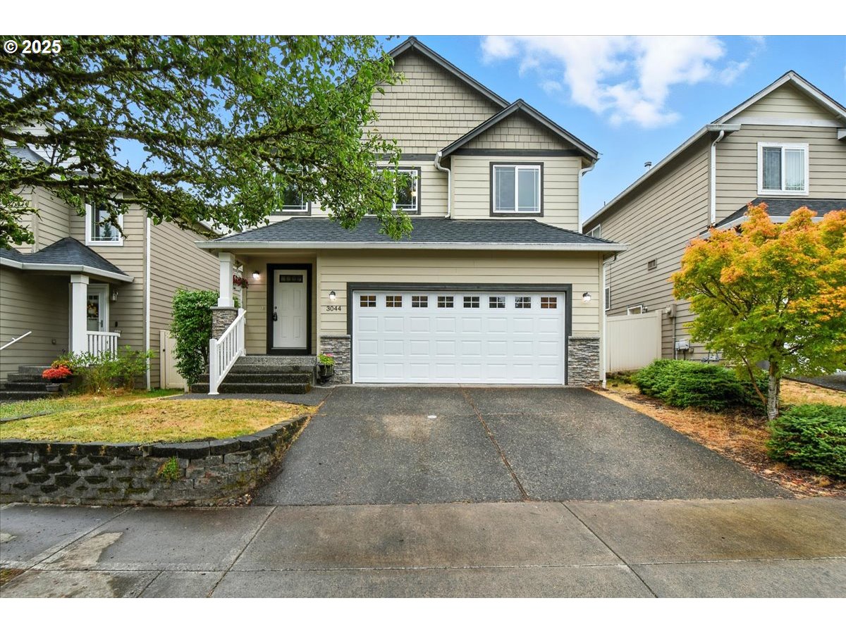 3044 South 3rd Way Ridgefield, WA 98642 - Photo 1 of 34 a view of outdoor space yard and front view of a house