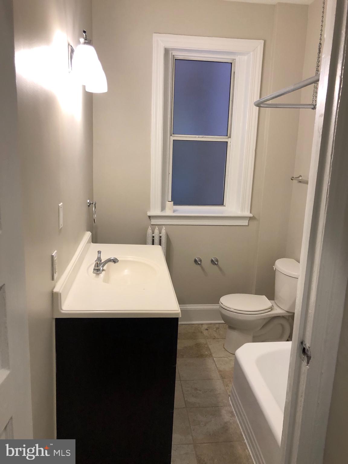 1527 Park Road Northwest, Unit 101 Washington, DC 20010 - Photo 7 of 18 Bath