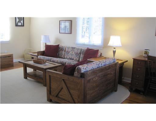 127 Spring Grove Road Penn Hills, PA 15235 - Photo 6 of 18 Living Room.