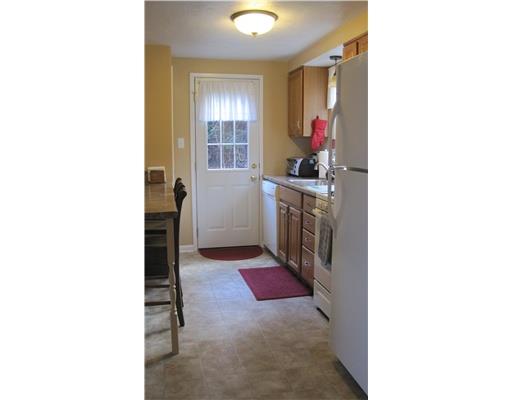 127 Spring Grove Road Penn Hills, PA 15235 - Photo 10 of 18 Kitchen.