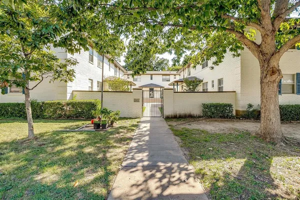 $1,095 | 3419 South University Drive, Unit 3417C, Fort Worth, TX 76109