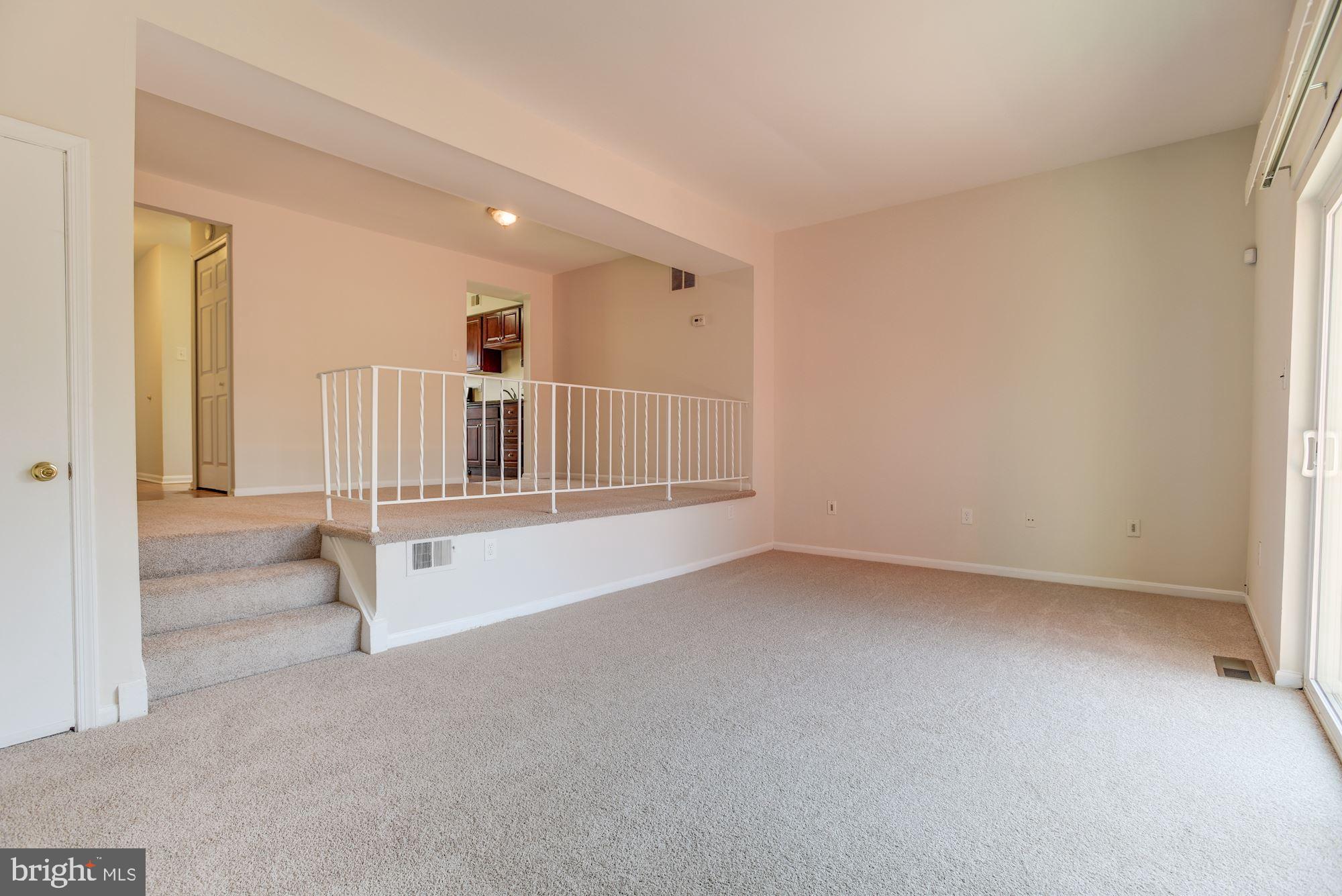 5624 Gulf Stream Row Columbia, MD 21044 - Photo 14 of 34 Living Room