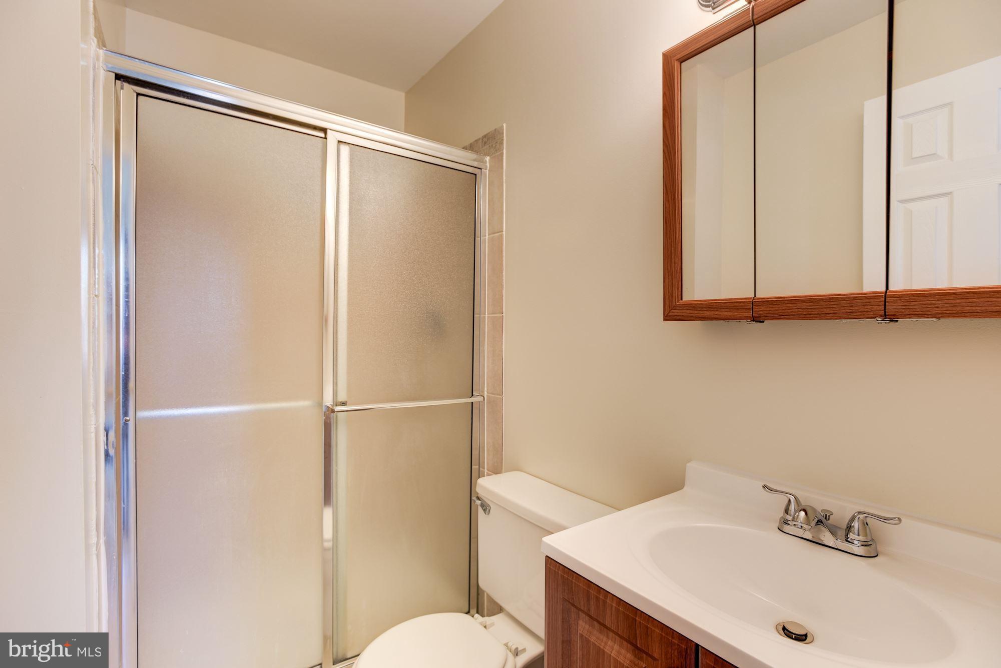 5624 Gulf Stream Row Columbia, MD 21044 - Photo 20 of 34 Primary En-Suite Full Bath