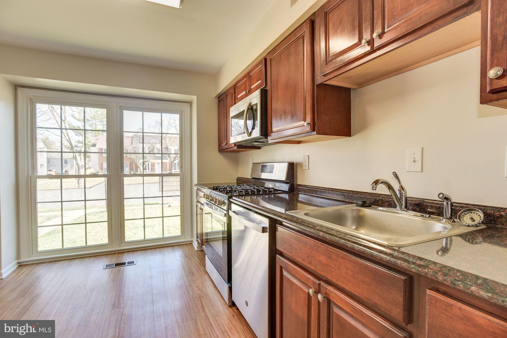 5624 Gulf Stream Row Columbia, MD 21044 - Photo 3 of 34 Casual Dining Area