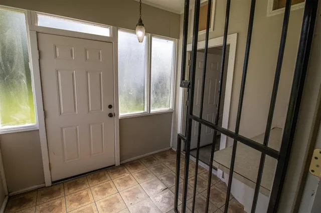 $975 | 910 Fall Street, Lake Charles, LA 70601