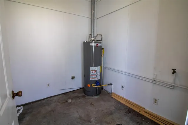 $975 | 910 Fall Street, Lake Charles, LA 70601