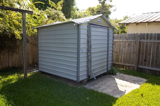 $975 | 910 Fall Street, Lake Charles, LA 70601