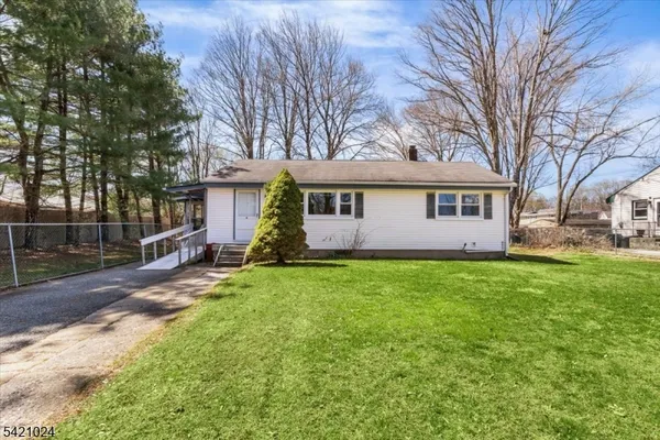 $299,000 | 191 Lindley Court, Andover, NJ 07821