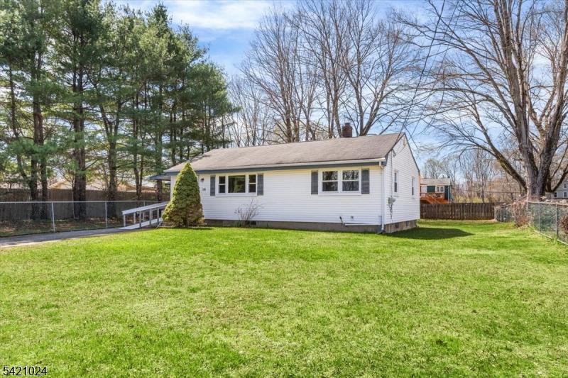 191 Lindley Court Andover, NJ 07821 - Photo 2 of 43