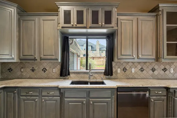 $5,500 | 7704 Emerson Lane, Flower Mound, TX 75022