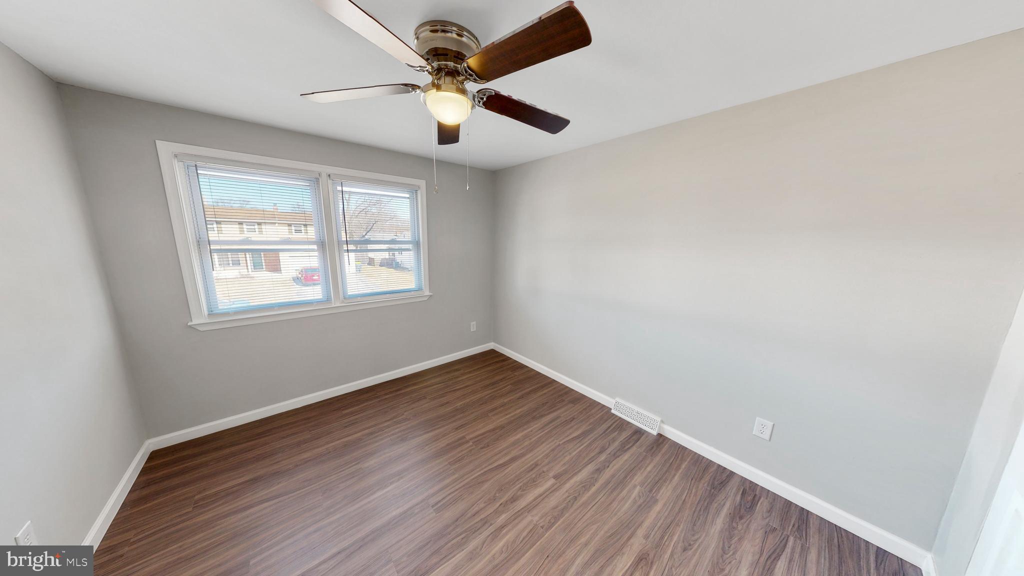 231 South Dillwyn Road Newark, DE 19711 - Photo 21 of 30 Middle Bedroom