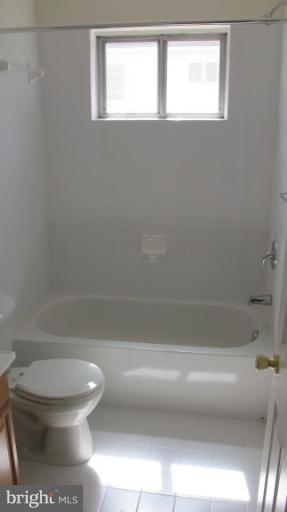 8004 Ridgely Oak Road Parkville, MD 21234 - Photo 11 of 14 Bath #1