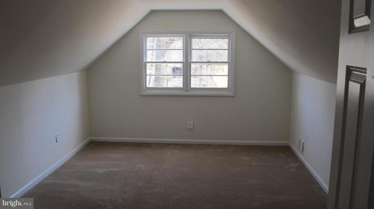8004 Ridgely Oak Road Parkville, MD 21234 - Photo 8 of 14 Bedroom #3