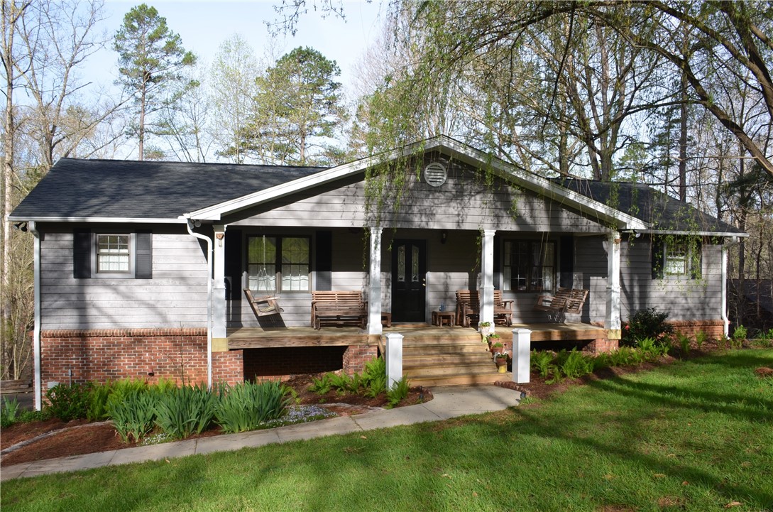 1484 Coneross Point Drive Seneca, SC 29678 - Photo 1 of 33 Gallery Image 1