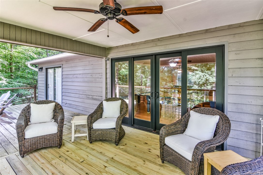 1484 Coneross Point Drive Seneca, SC 29678 - Photo 11 of 33 Gallery Image 11