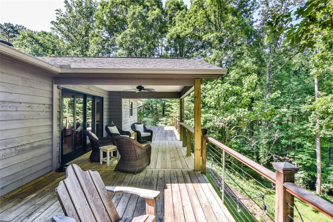 1484 Coneross Point Drive Seneca, SC 29678 - Photo 14 of 33 Gallery Image 14