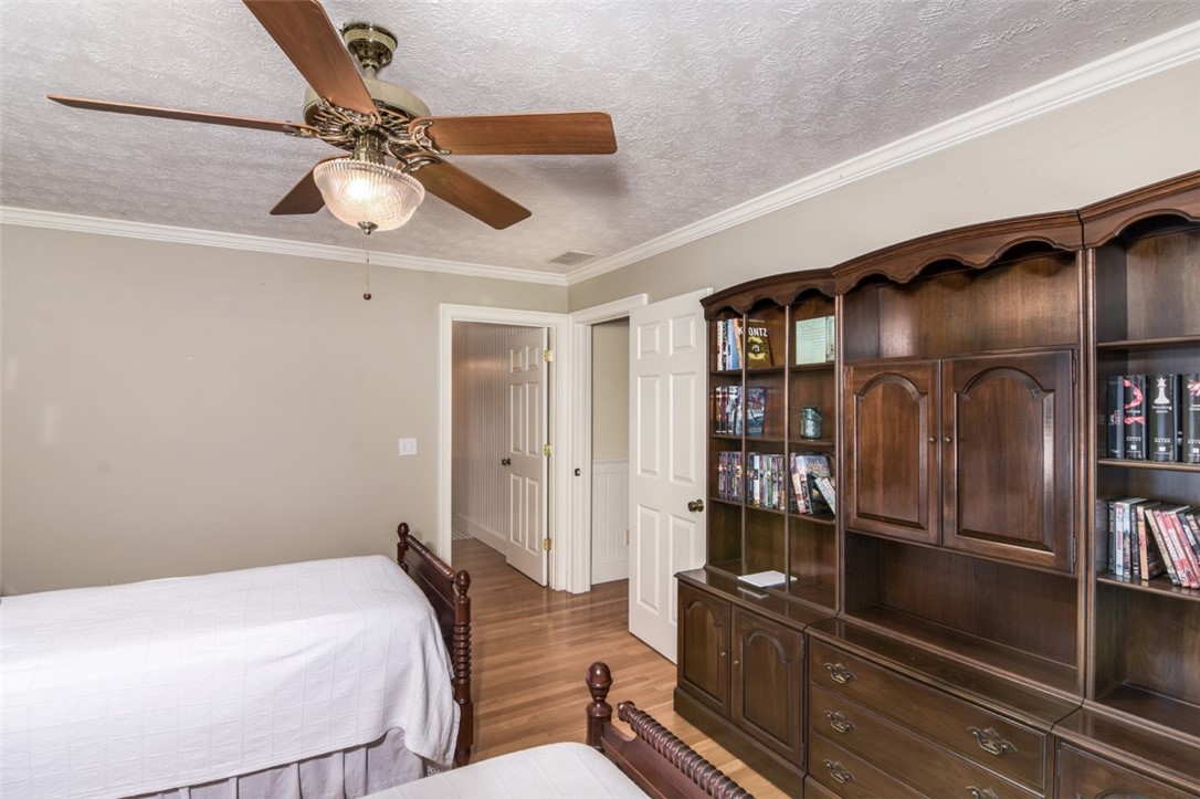 1484 Coneross Point Drive Seneca, SC 29678 - Photo 21 of 33 Gallery Image 21