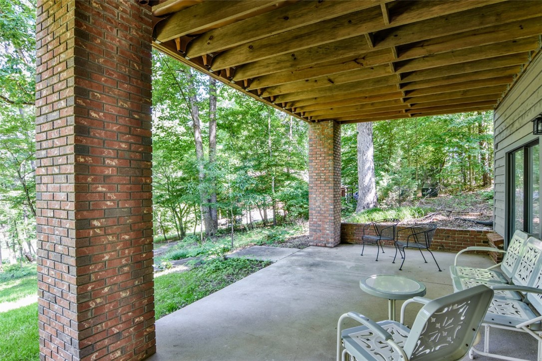 1484 Coneross Point Drive Seneca, SC 29678 - Photo 29 of 33 Gallery Image 29
