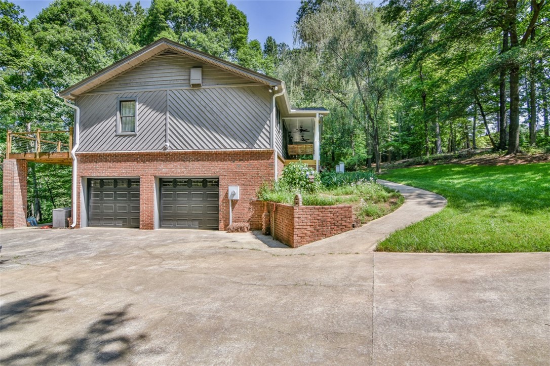 1484 Coneross Point Drive Seneca, SC 29678 - Photo 33 of 33 Gallery Image 33