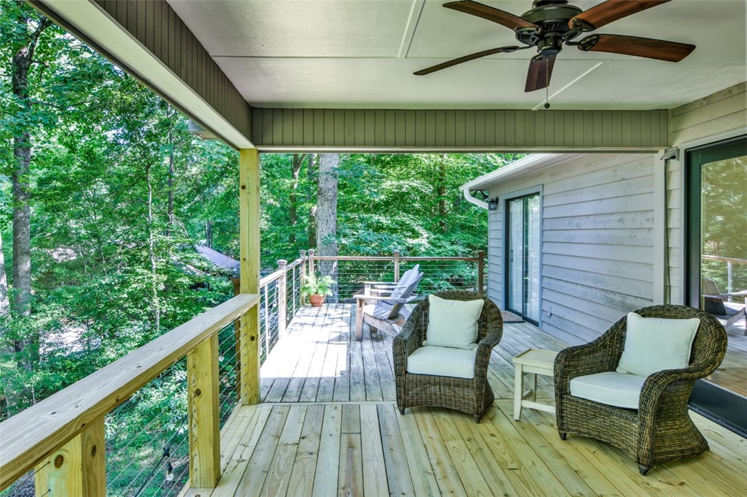 1484 Coneross Point Drive Seneca, SC 29678 - Photo 10 of 33 Gallery Image 10
