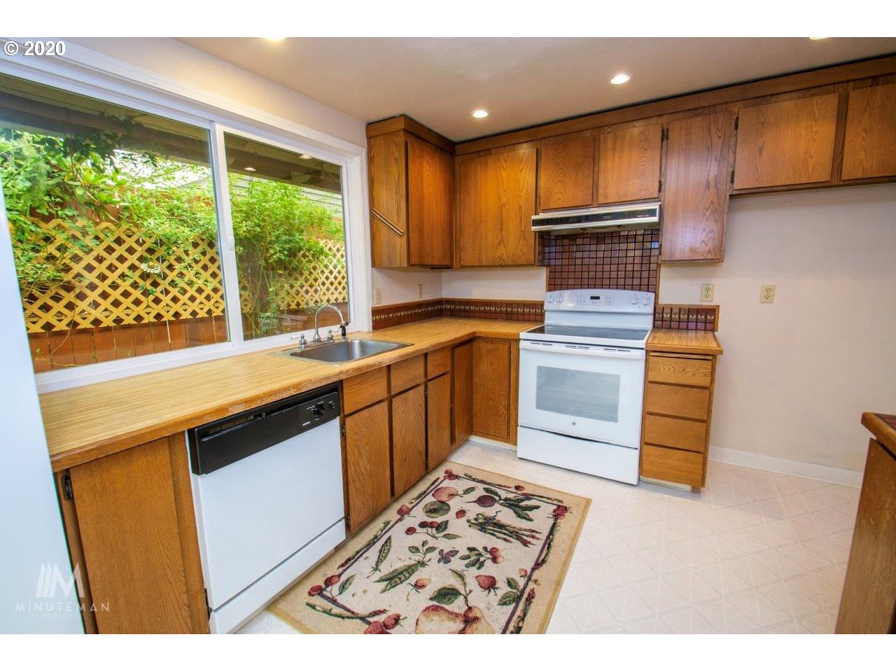5525 Northwest Ridgemoor Court Portland, OR 97229 - Photo 11 of 25 Gallery Image 11