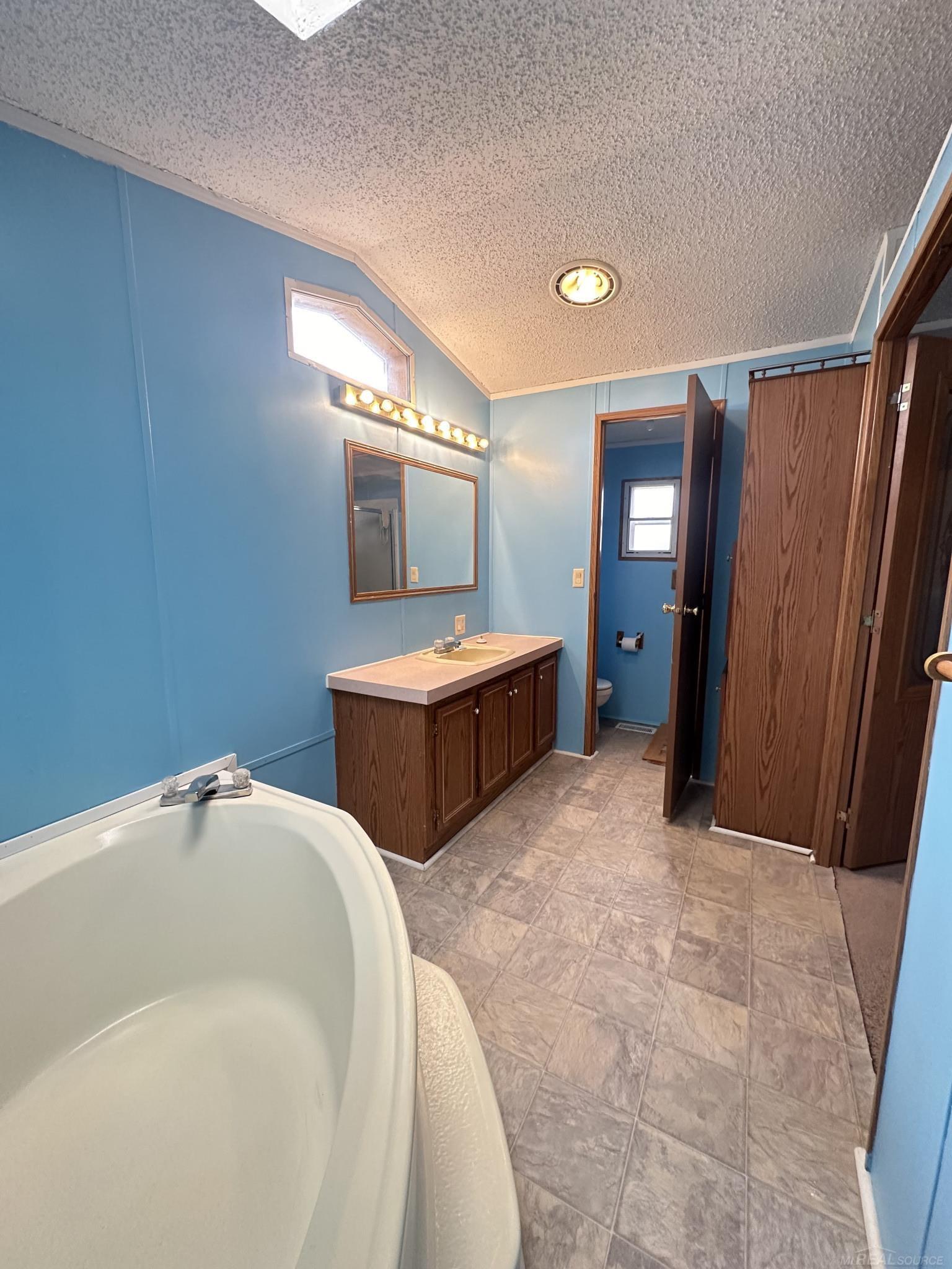 29608 Carousel Street Novi, MI 48377 - Photo 18 of 24 Gallery Image 18
