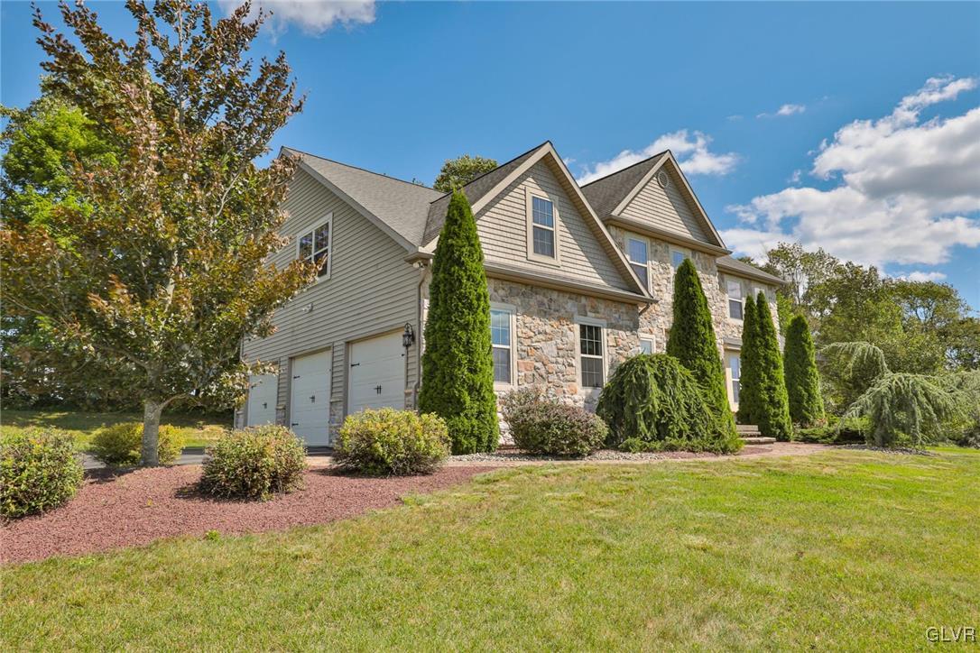 226 Bushkill Terrace Nazareth, PA 18064 - Photo 3 of 49 Gallery Image 3
