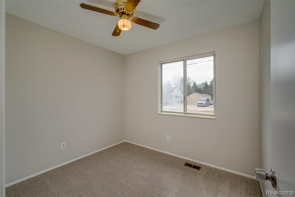 1243 Howard Street Mount Morris, MI 48458 - Photo 13 of 31