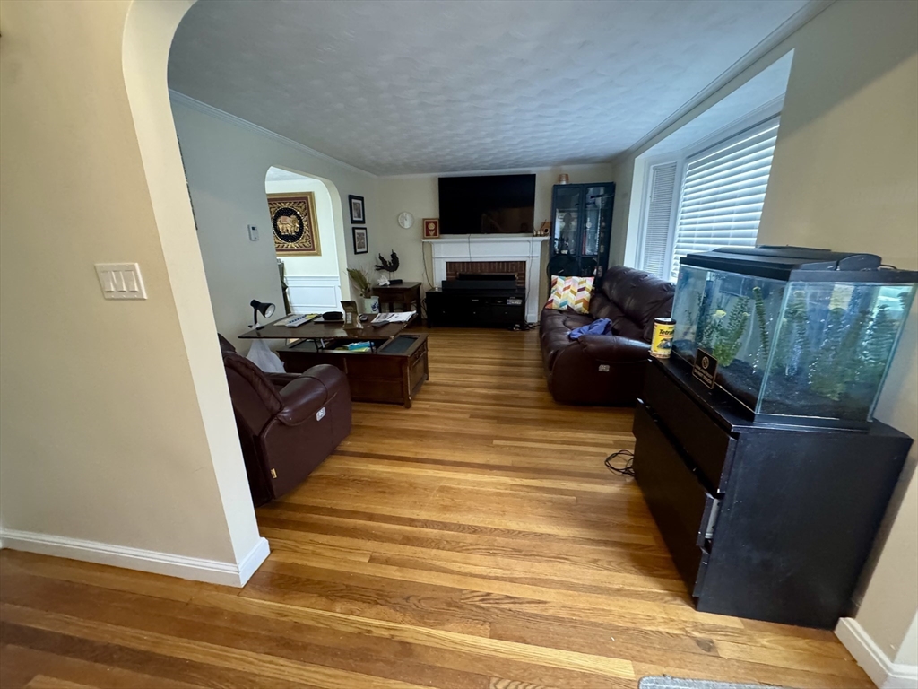 72 Redlands Road Boston, MA 02132 - Photo 10 of 31