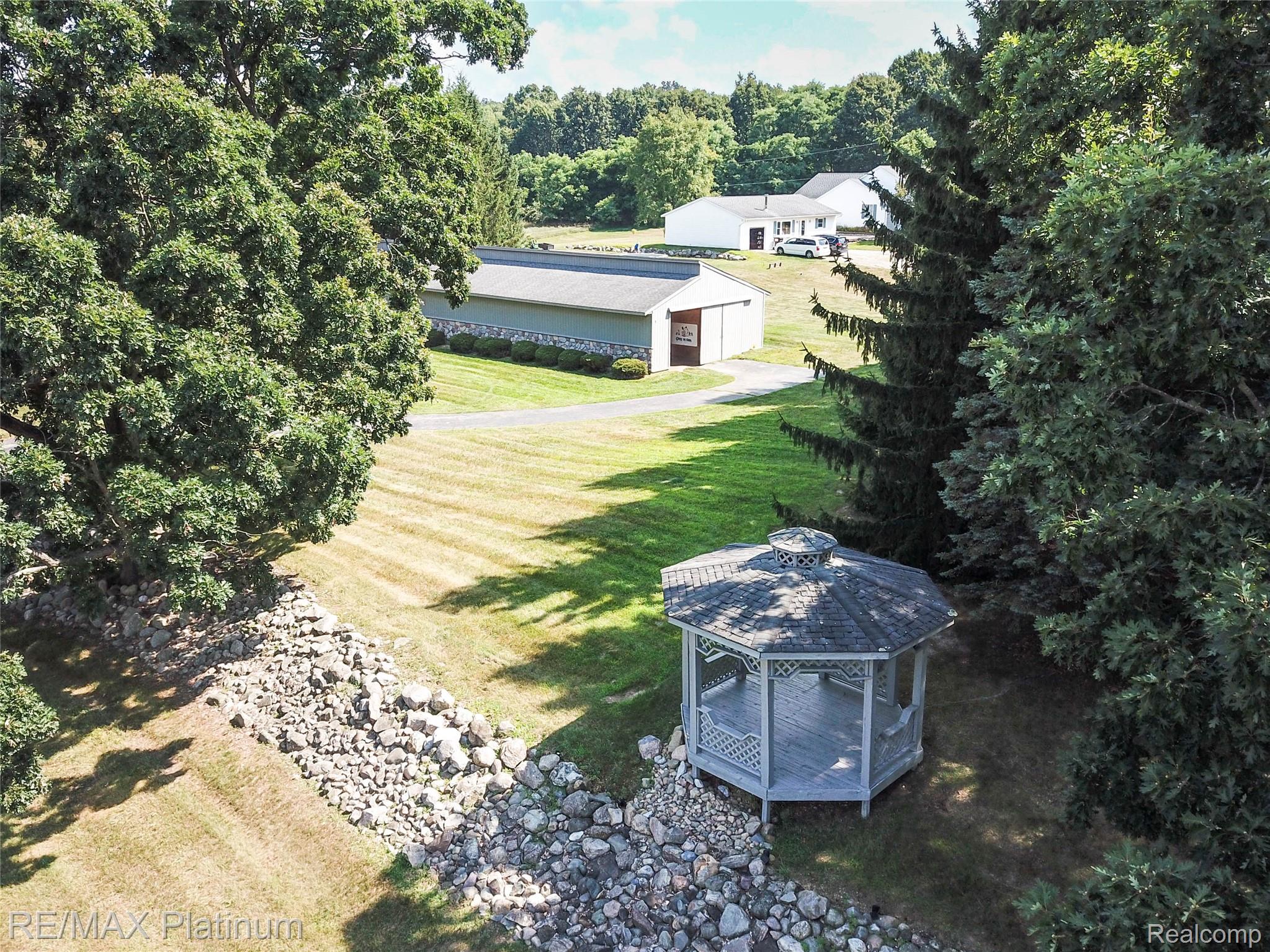 5160 Fenton Road Fenton, MI 48430 - Photo 63 of 68 DJI_0109.jpg