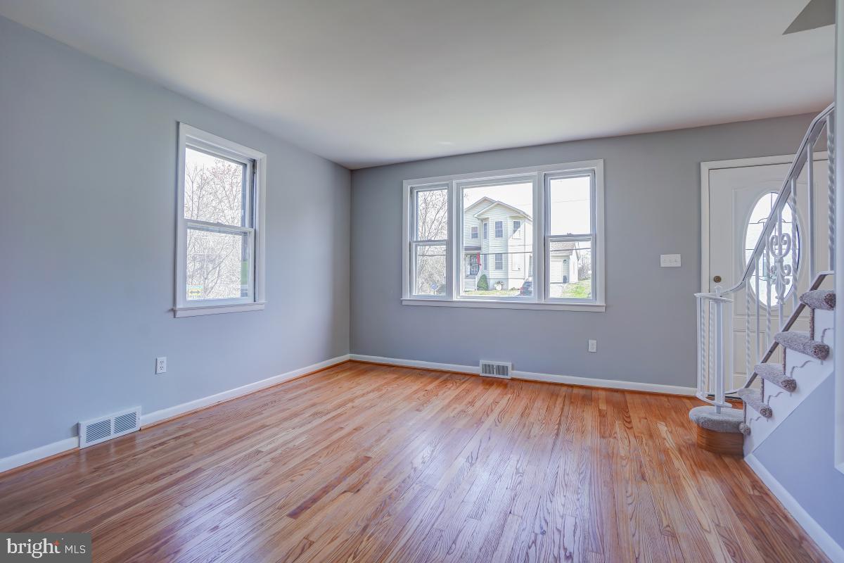 2132 Summit Avenue Rosedale, MD 21237 - Photo 5 of 36