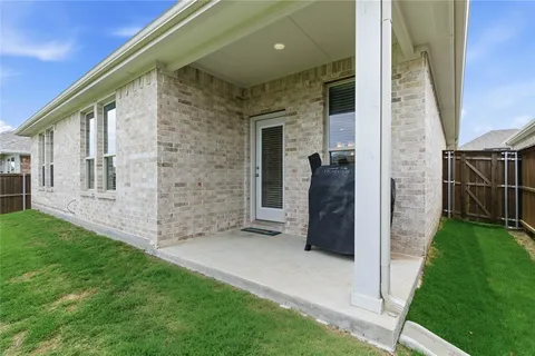 $400,000 | 4735 Bluffview Drive, Haltom City, TX 76137