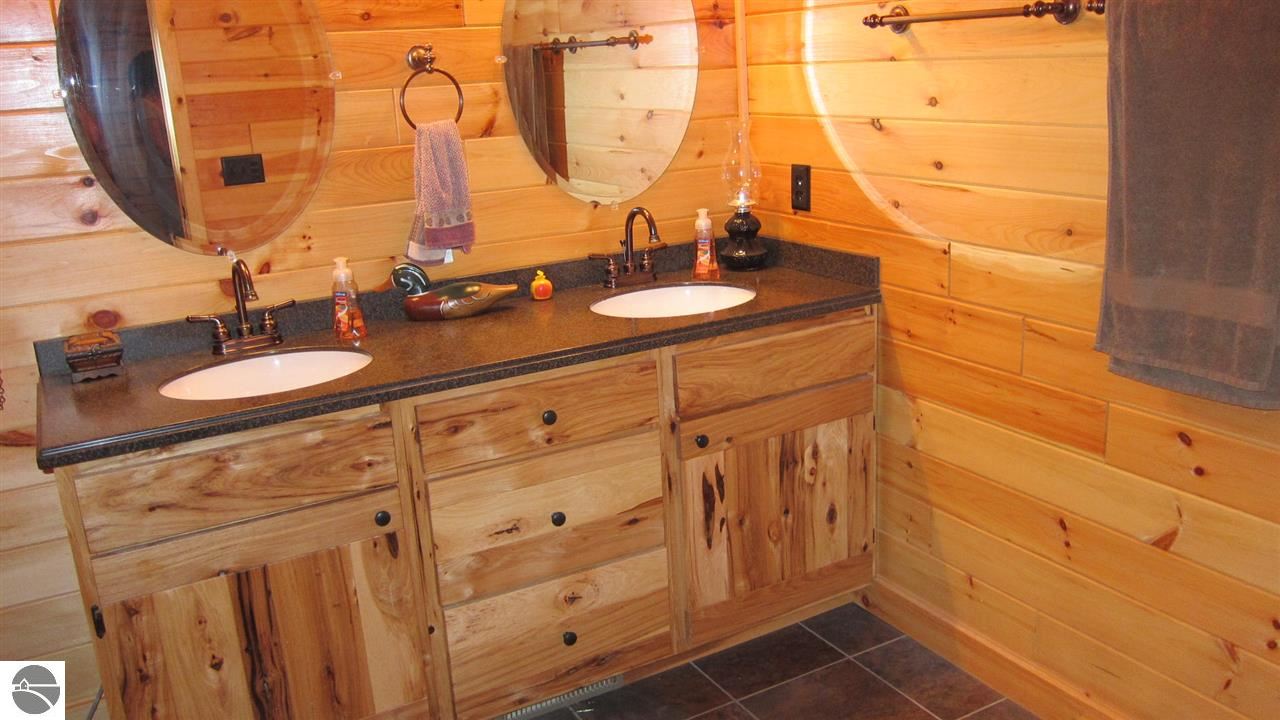 5454 West Cove Road Honor, MI 49640 - Photo 19 of 35 1775610-18.JPG