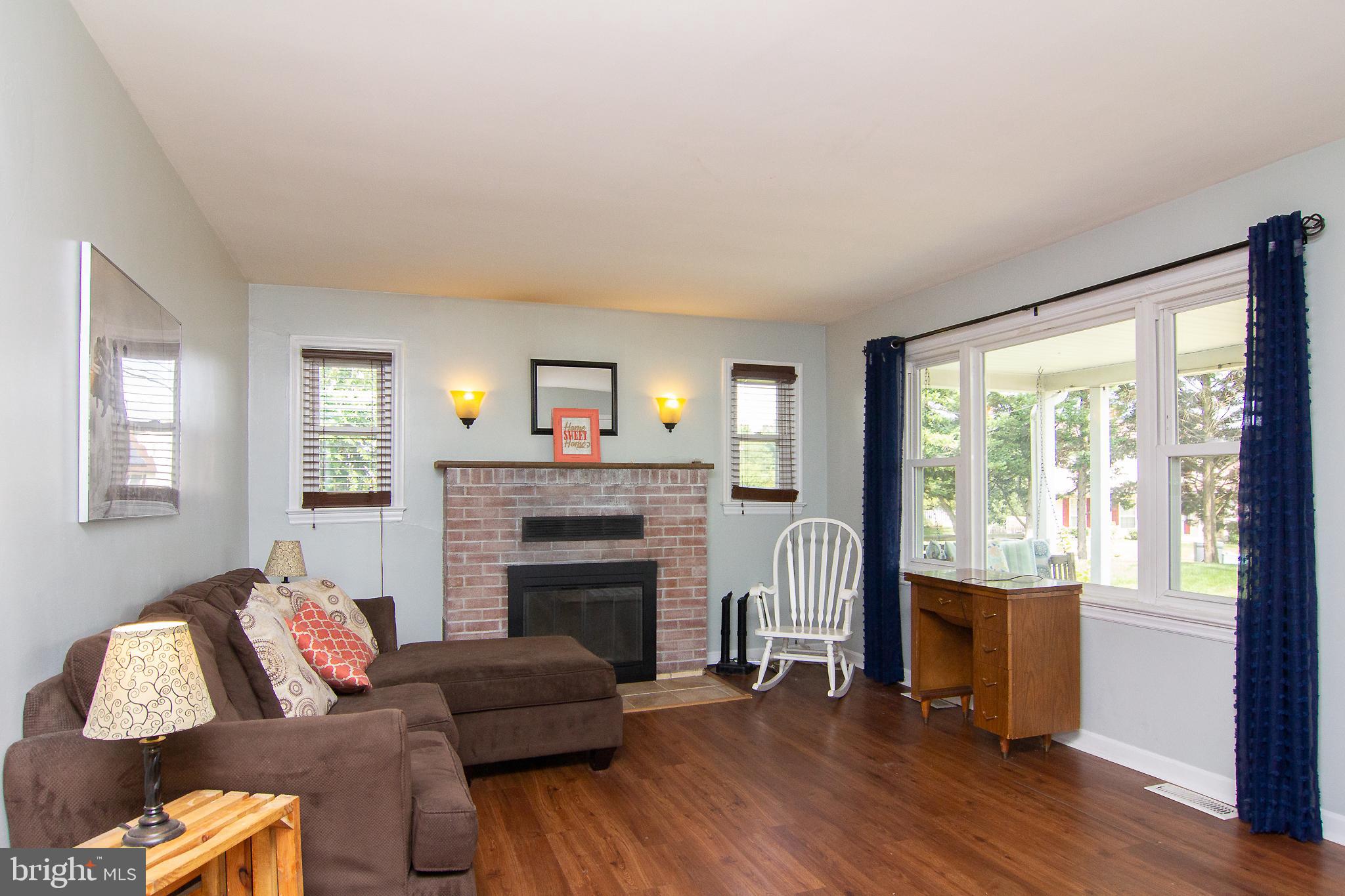 1426 Fairmount Road Hampstead, MD 21074 - Photo 5 of 33 Lots of natural light