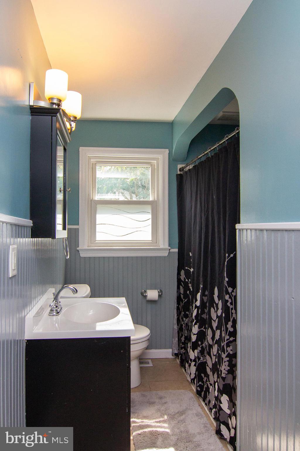 1426 Fairmount Road Hampstead, MD 21074 - Photo 9 of 33 Updated Full bath on main level