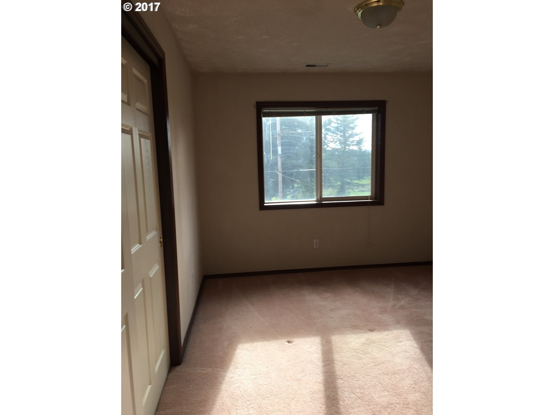 1611 Northeast Gertz Road Portland, OR 97211 - Photo 15 of 24 Gallery Image 15