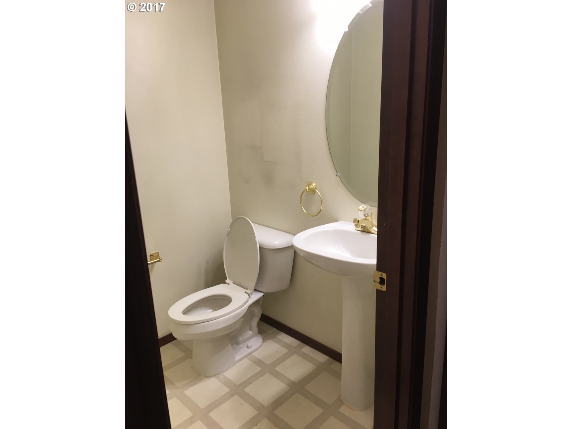 1611 Northeast Gertz Road Portland, OR 97211 - Photo 8 of 24 Gallery Image 8