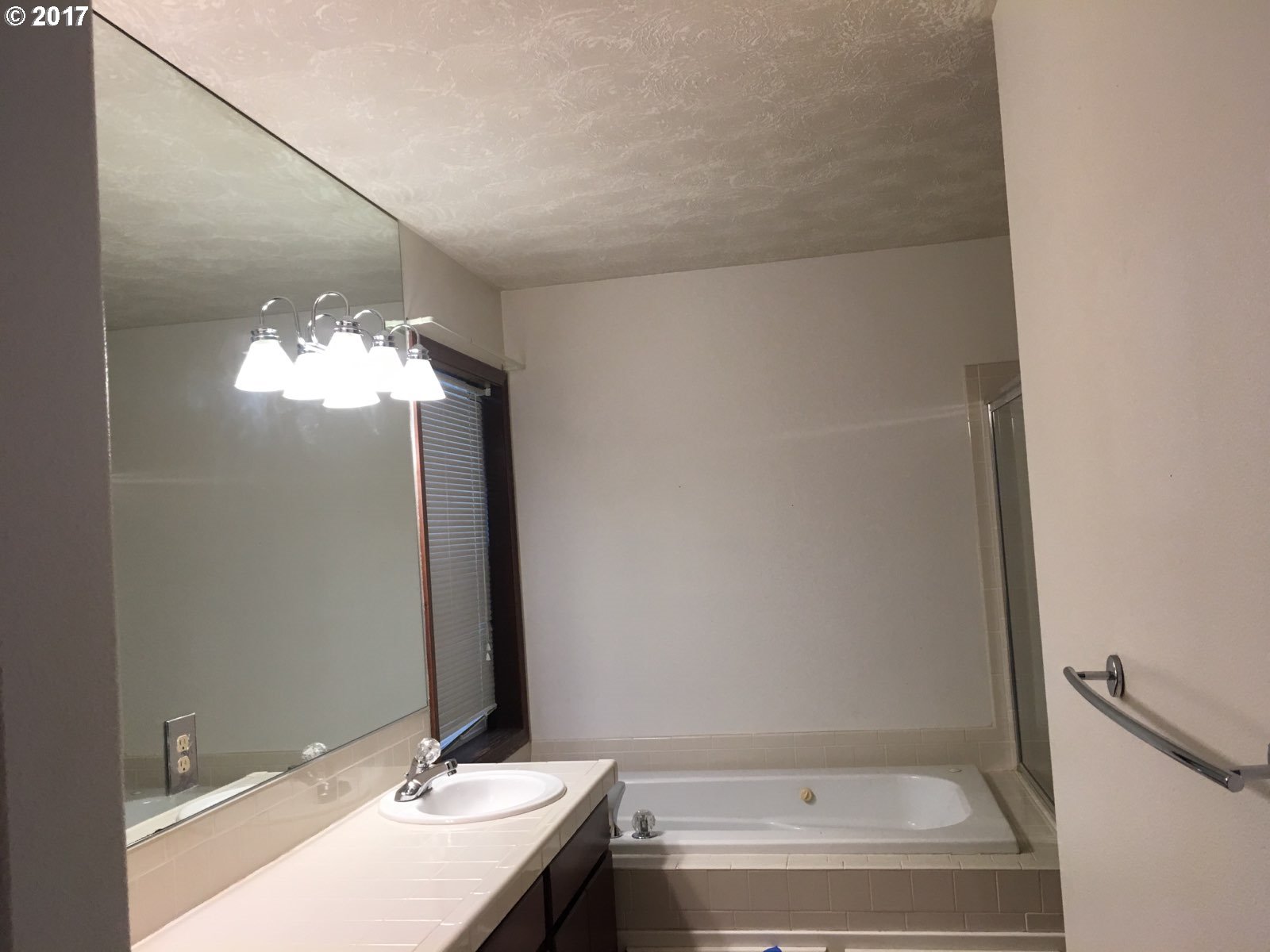 1611 Northeast Gertz Road Portland, OR 97211 - Photo 10 of 24 Gallery Image 10