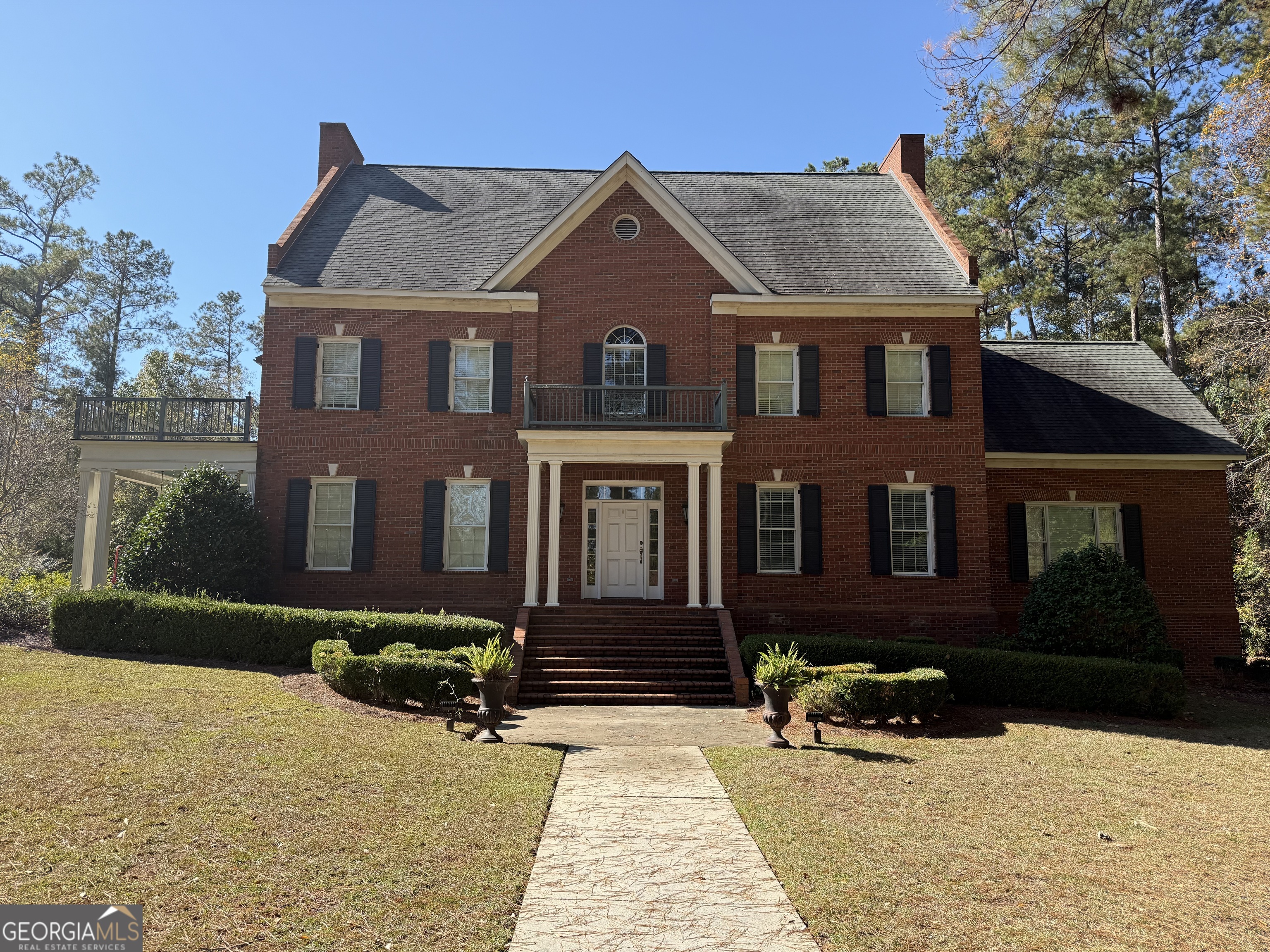 113 Parks Ridge Road Dublin, GA 31021 - Photo 4 of 99 a front view of a house with a yard