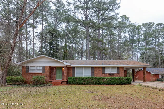 $159,125 | 735 Forest Park Circle, Philadelphia, MS 39350