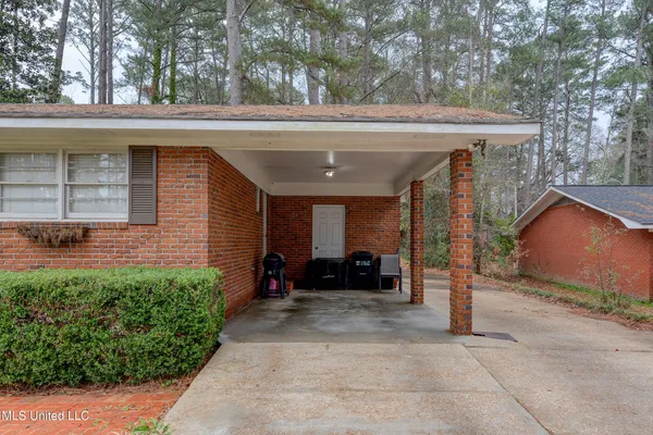 $159,125 | 735 Forest Park Circle, Philadelphia, MS 39350