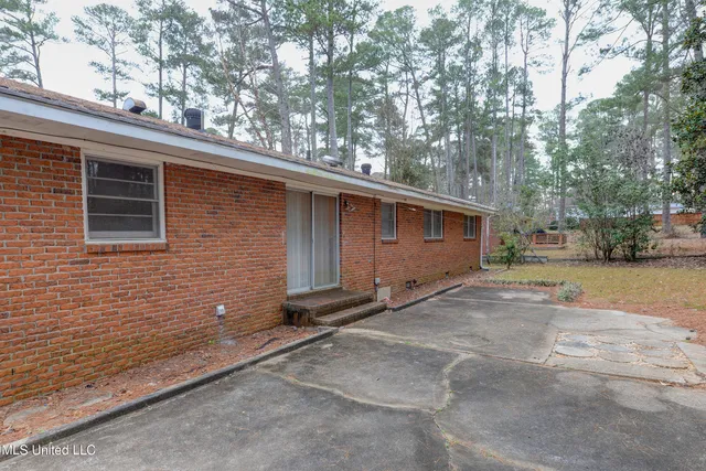 $159,125 | 735 Forest Park Circle, Philadelphia, MS 39350